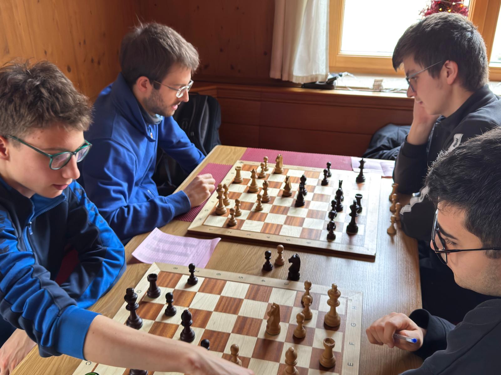 Erste patzt, Zweite siegt deutlich, Dritte 4-4